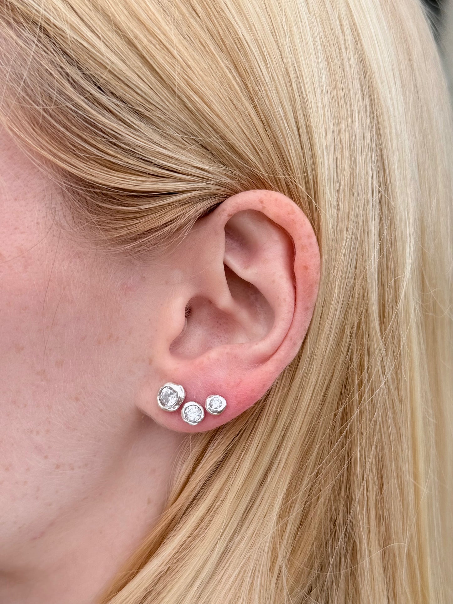 Chaque Jour Earrings